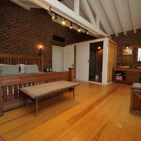 فيلة Private With Pool 150 M From The Sea - 4 Bathrooms - 8 People Çeşme