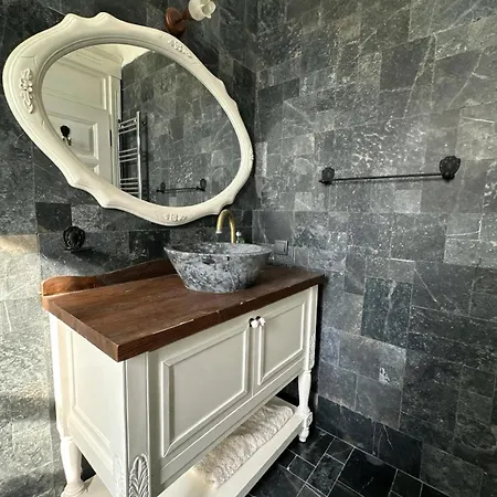 Private With Pool 150 M From The Sea - 4 Bathrooms - 8 People فيلة *