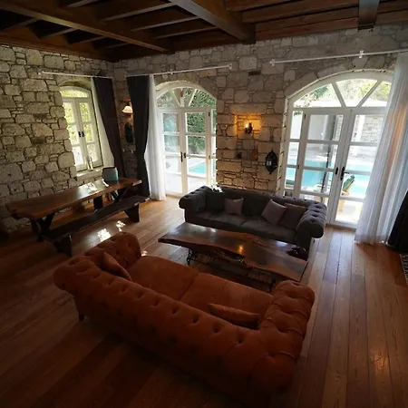 Private With Pool 150 M From The Sea - 4 Bathrooms - 8 People *