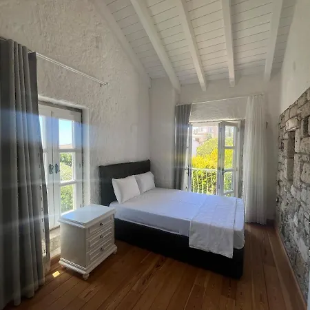 Private With Pool 150 M From The Sea - 4 Bathrooms - 8 People *