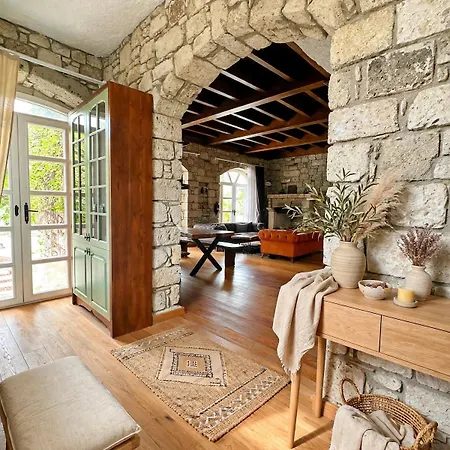Private With Pool 150 M From The Sea - 4 Bathrooms - 8 People
