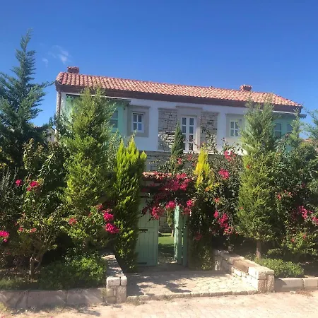 Private With Pool 150 M From The Sea - 4 Bathrooms - 8 People