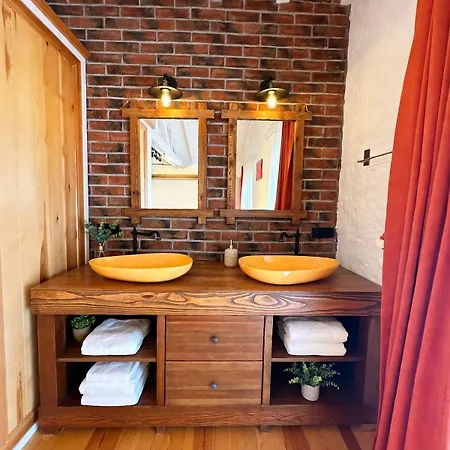 Private With Pool 150 M From The Sea - 4 Bathrooms - 8 People