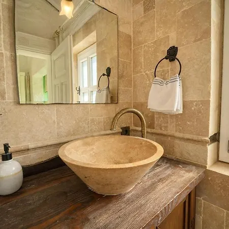 Private With Pool 150 M From The Sea - 4 Bathrooms - 8 People *
