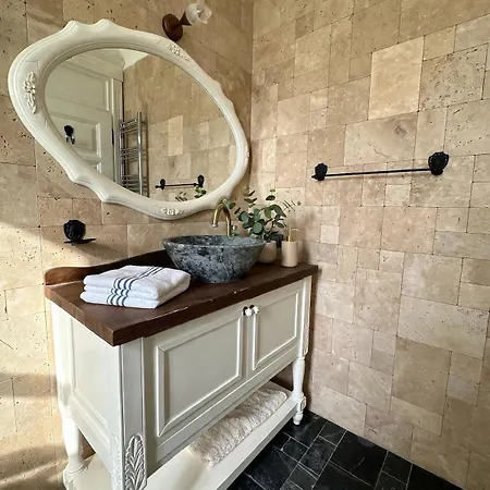 Private With Pool 150 M From The Sea - 4 Bathrooms - 8 People فيلة *