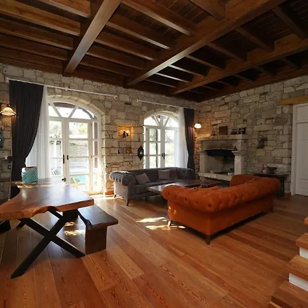 Βίλα Private With Pool 150 M From The Sea - 4 Bathrooms - 8 People Çeşme