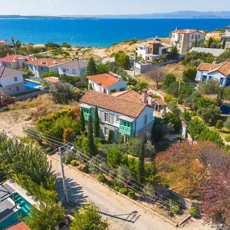 Private With Pool 150 M From The Sea - 4 Bathrooms - 8 People *