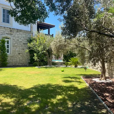 Private With Pool 150 M From The Sea - 4 Bathrooms - 8 People Βίλα Çeşme