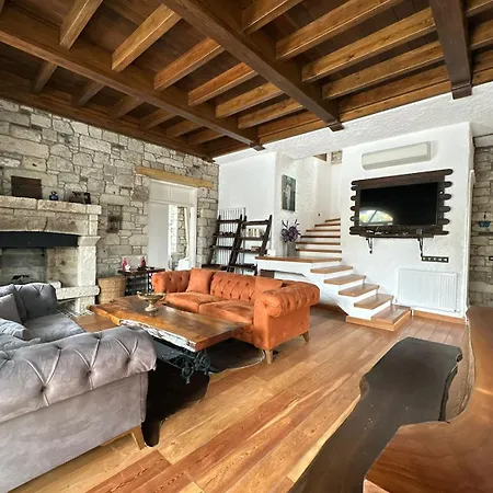 Private With Pool 150 M From The Sea - 4 Bathrooms - 8 People
