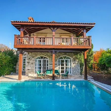 ヴィラ Private With Pool 150 M From The Sea - 4 Bathrooms - 8 People